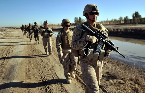 Image: US Marine servicewomen from 2nd Battalio