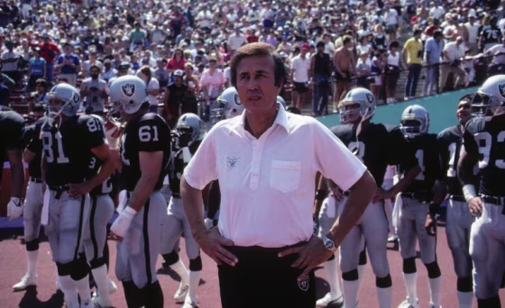 Photo of Tom Flores