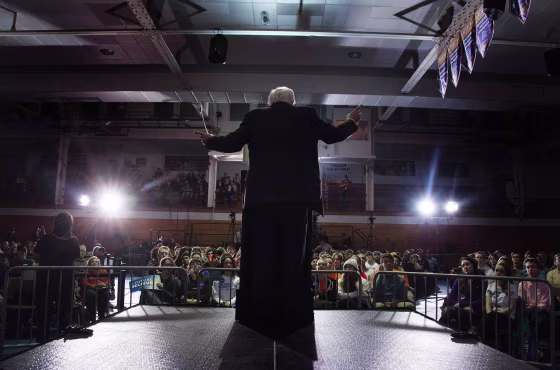 Image: US-VOTE-IOWA-CAUCUS-SANDERS