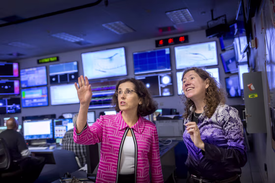 Dr. France A. Córdova traveled to Louisiana and stopped by the Livingston facility specifically to congratulate the staff and tour the facility. Here she is with Dr. Gabriela González, who leads the team that made the discovery.