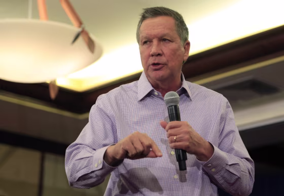 Image: Republican presidential candidate John Kasich speaks to supporters at a town hall meeting at the Crowne Plaza Milwaukee West, Wauwatosa
