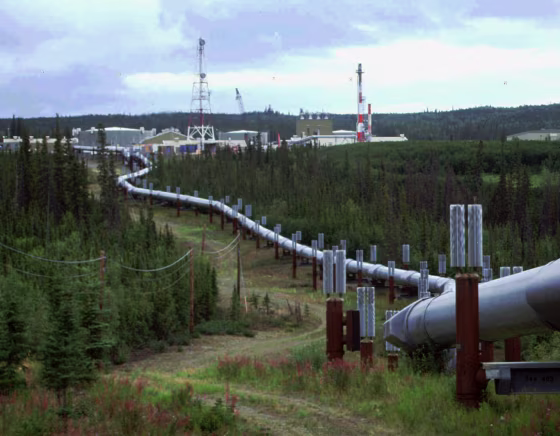 Image: The Trans-Alaska pipeline and pump station