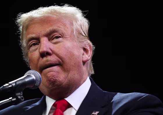 Image: Republican presidential candidate Donald Trump speaks at a rally
