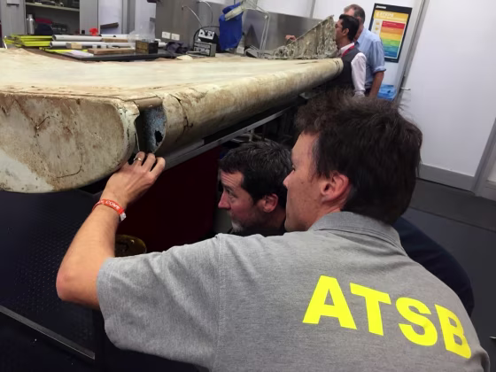 Image: Australian and Malaysian investigators examine Tanzania debris thought to belong to MH370