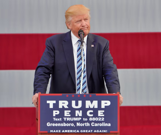 Image: Donald Trump campaigns in Greensboro, North Carolina