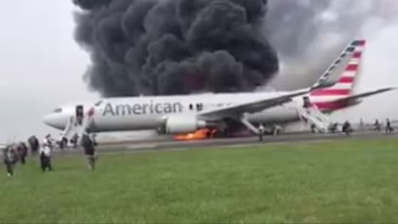 Image: Plane on fire at O'Hare Airport in Chicago