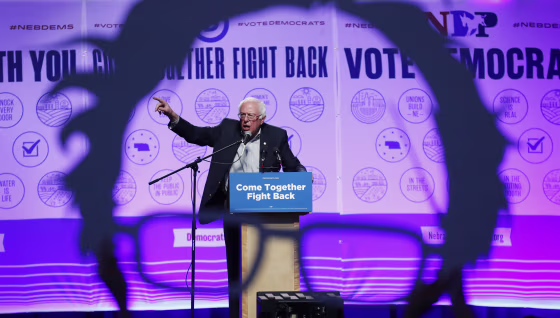 Image: Sanders speaks at a rally for Omaha Democratic mayoral candidate Heath Mello