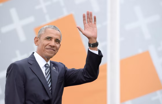 Image: Barack Obama attends a discussion at Brandenburg Gate in Berlin