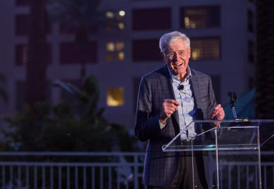 Image: Charles Koch speaks at the Seminar Network Winter Meeting 2018