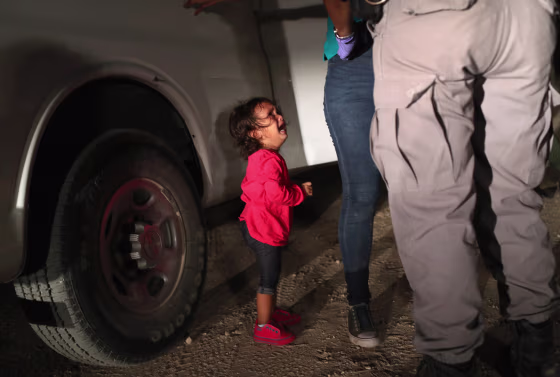 Image: Border Patrol Agents Detain Migrants Near US-Mexico Border