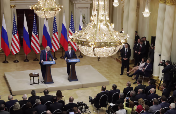 Image: Trump and Putin hold a news conference in Helsinki