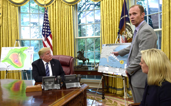 Image: Donald Trump, Brock Long, Kirstjen Nielsen