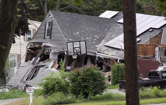 Image: Gas explosions and fires erupt in Massachusetts