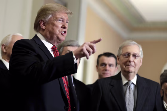 Image: Donald TrumpMitch McConnell