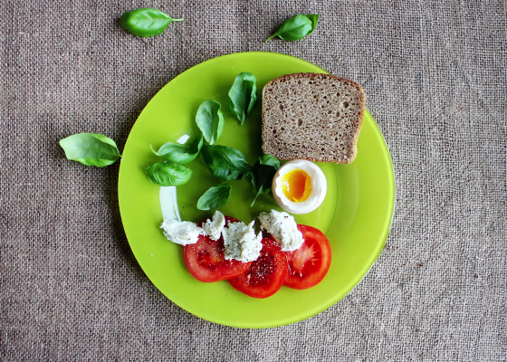 Image: Researchers from the Friedman School of Nutrition Science and Policy at Tufts have found that adequate intake of certain nutrients from foods -- but not supplements -- is linked to a reduction in all-cause mortality.