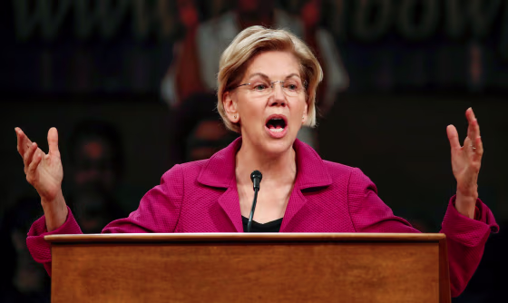 Image: Democratic 2020 U.S. presidential candidate Elizabeth Warren speaks at the Rainbow PUSH broadcast and community forum in Chicago