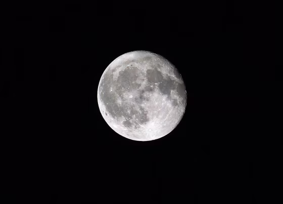 The city of Chengdu in China is aiming to launch an artificial moon, or "illumination satellite," in 2020.