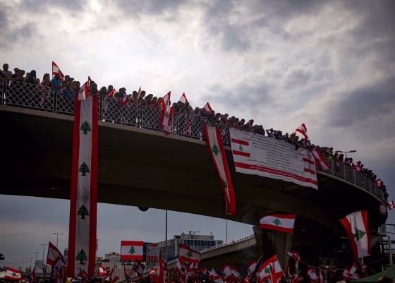 Image: Lebanese anti-government protesters