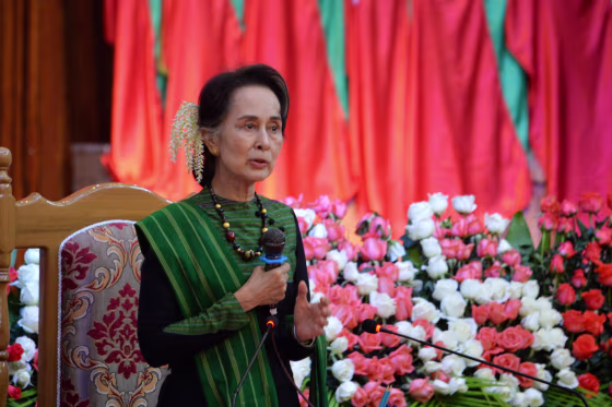 Image: Myanmar's State Counselor Aun Sang Suu Kyi speaks during a meeting with citizens as part of 68th Kayah State Day anniversary events in the state capital Loikaw