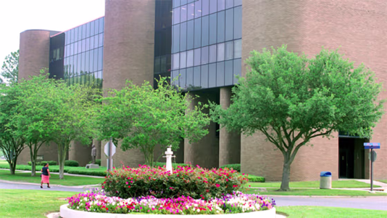 Image: Admin building on Southern University campus