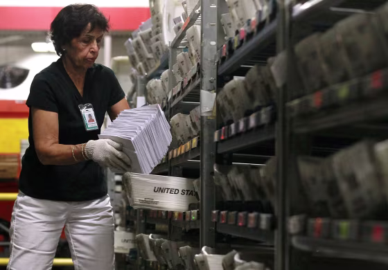 Image: U.S. Postal Service Proposes Cutting 120,000 Jobs