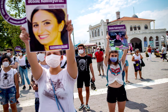 Image: TURKEY-POLITICS-RIGHTS-WOMEN-DEMO