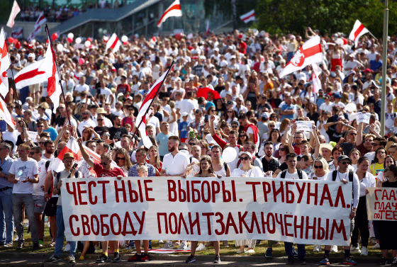 Image: Opposition supporters protest against presidential election results in Minsk