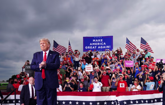 Image: FILES-US-HEALTH-VIRUS-VOTE-RALLIES-TRUMP