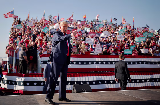 Image: President Donald Trump attends campaign event at Tucson International Airport