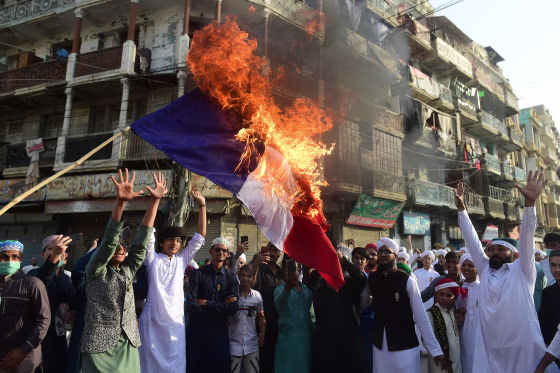 Image: *** BESTIX *** TOPSHOT-PAKISTAN-FRANCE-ATTACK-RELIGION-ISLAM