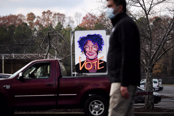 Image: Juli?n Castro Campaigns With Georgia Senate Candidate Jon Ossoff For Runoff Election