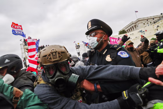 Image: Supporters of President Donald Trump gather in Washington