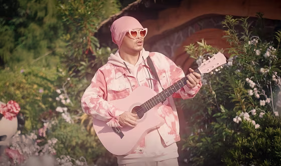 Malaysian rapper Namewee in the music video for his hit song "Fragile."