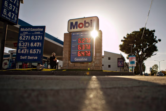 Image: Gas prices in Los Angeles