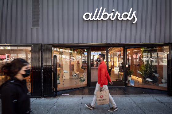 Image: Pedestrians walk past an Allbirds Inc. store in San Francisco on Feb. 17, 2021.