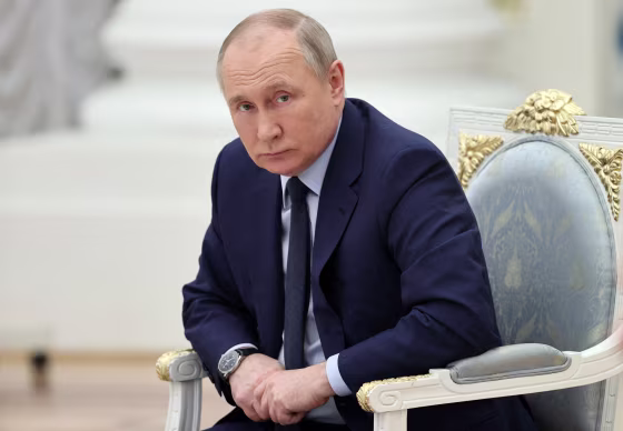 Vladimir Putin holds a meeting in Moscow on April 20, 2022.