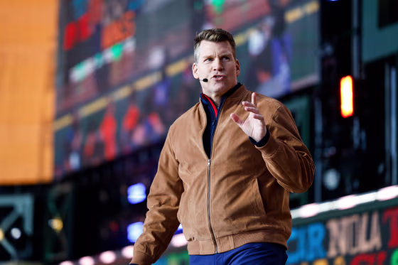 Scott Hanson speaks