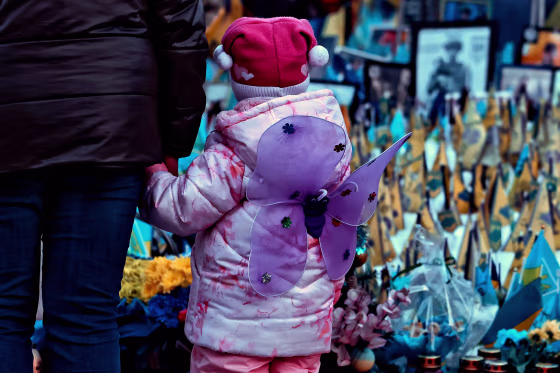 parent child kyiv ukraine russia conflict
