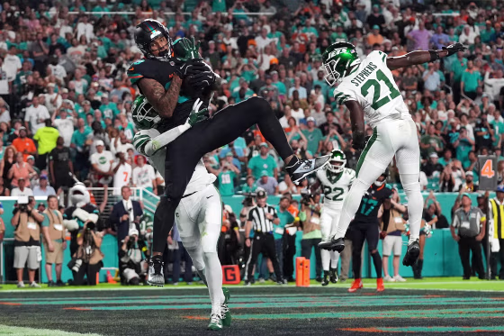 Darren Waller, scores touchdown catch Sauce Gardner, Brandon Stephens