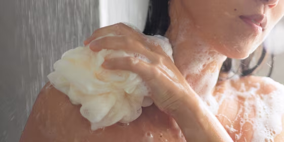 When choosing the best body wash for your sensitive skin, experts recommend looking for moisturizing and non-irritating ingredients to target dryness, flare-ups and more