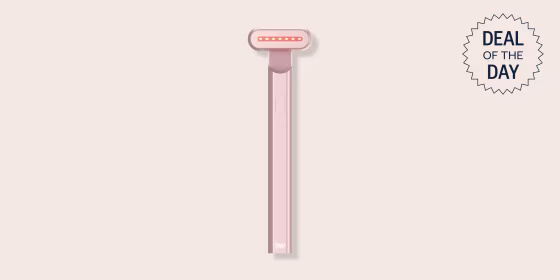 The wand includes four settings for red light therapy, microcurrents, massaging and therapeutic warmth.