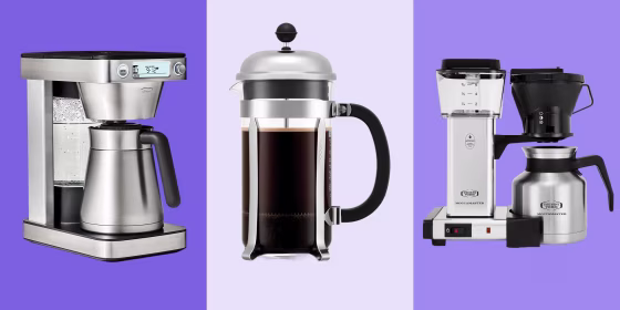 There are four main types of coffee makers: automatic, single-serve, programmable and manual.