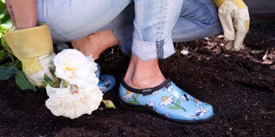 If you opt for a boot, our experts recommend a flexible ankle so you can still balance while crouching.
