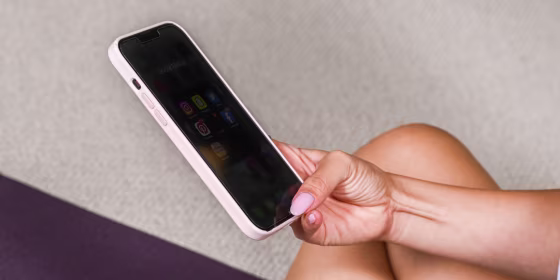 A privacy screen, like a screen protector, is hard to notice unless you are looking for it.