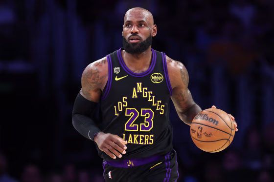 Image: LeBron James drribles the ball