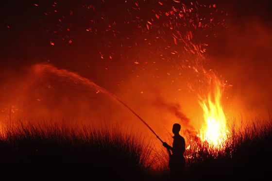TOPSHOT-INDONESIA-CLIMATE-WILDFIRE