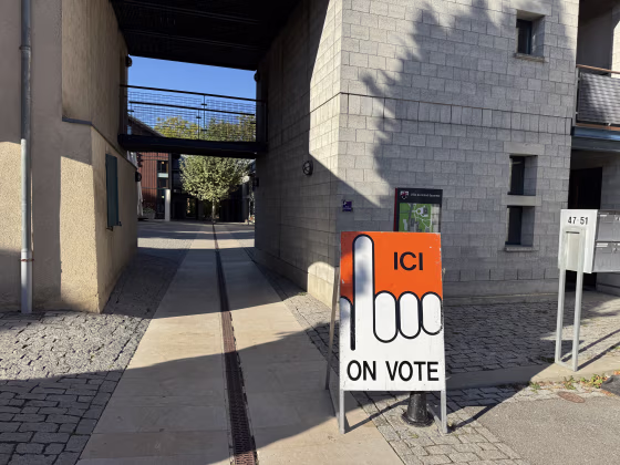 Swiss voters head to polls to decide on stricter neutrality rules