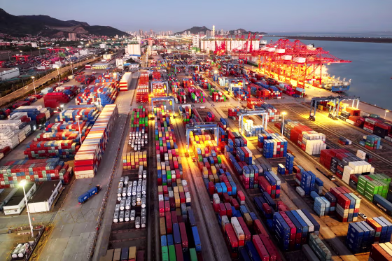 China GDP Set to Rise to 4.4% as Exports Surge
