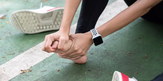Runner’s toe ranges in severity from discolored nails to toenail loss, so treatment plans do, too.