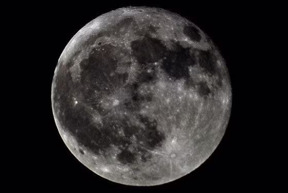 Amateur astrophotographer Rhys Harris of Bodmin, Cornwall, England sent in a photo of the March 2013 full moon. He writes: